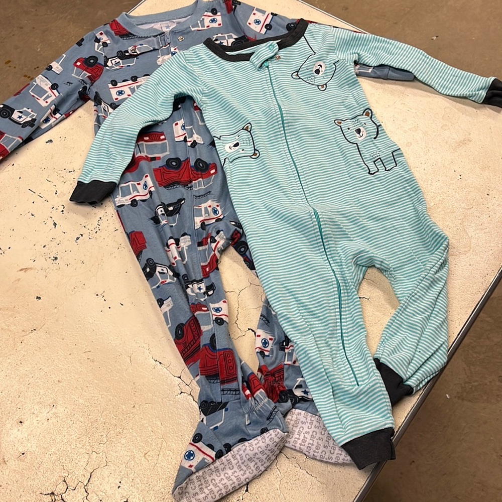 Lot of 2, zip up pajamas